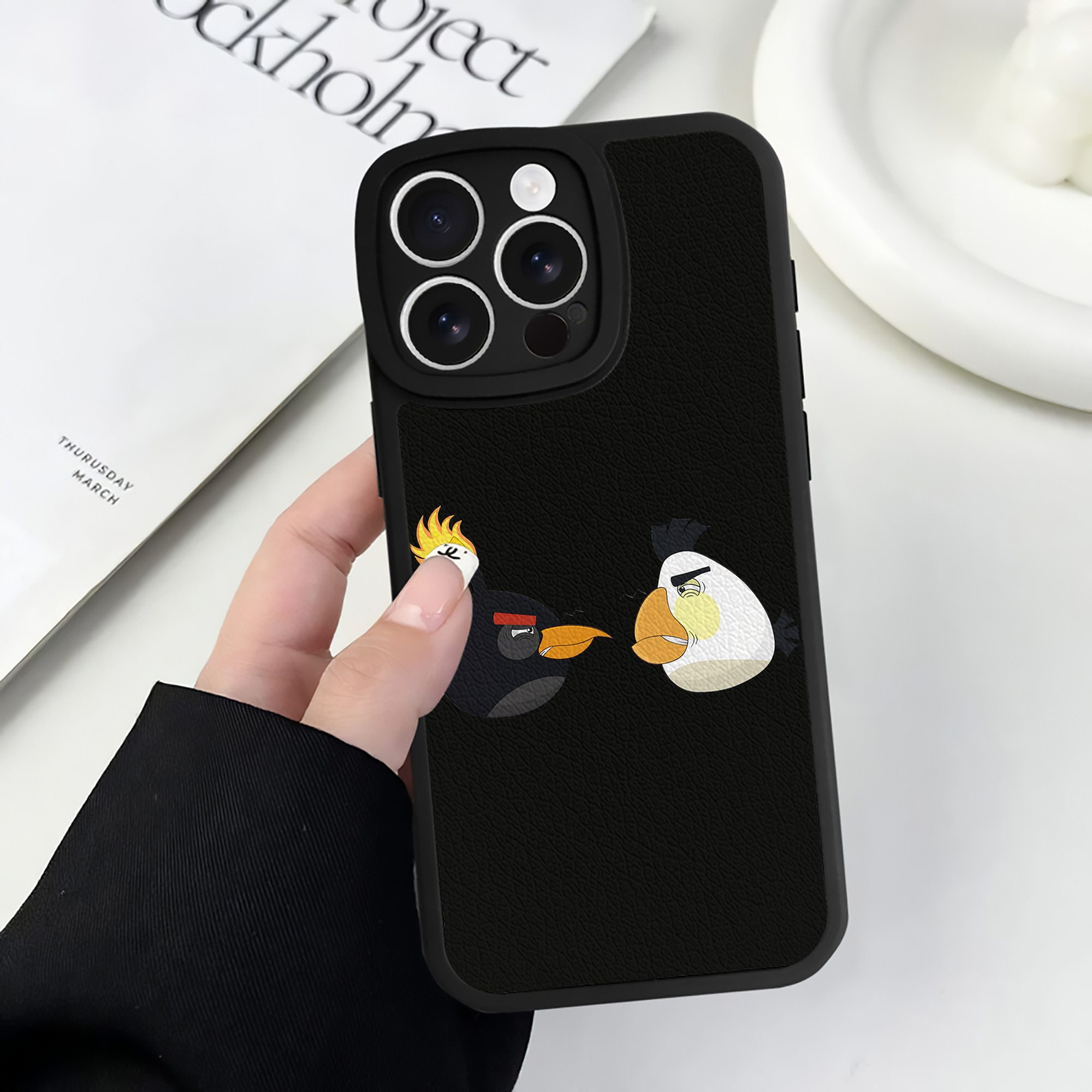 （画像用） Angry Birds アングリーバード 【iPhone 16シリーズ対応】シリコンスマホケース（レザー調） 材質：シリコン